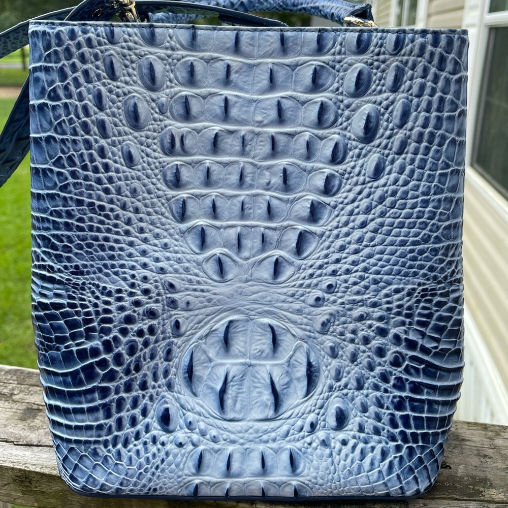 Authentic Brahmin Bucket Amelia. Like new. Only carried once
